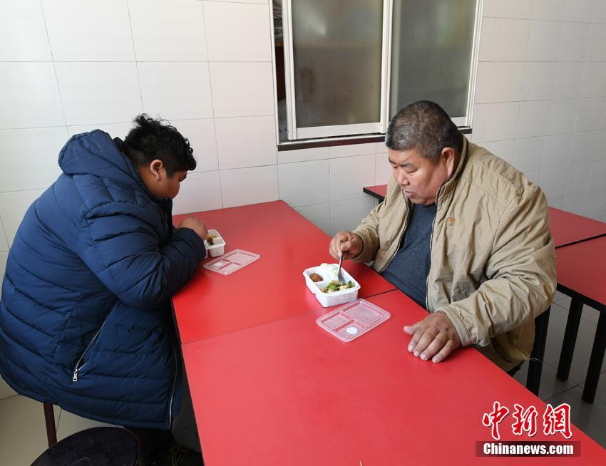 ???? ?? ?? ??, ??? ‘350kg 父子’? ?? ????