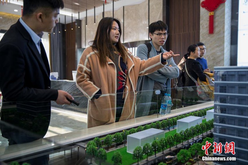 ?? 20? 女 ????? ??? ??, ‘????+??’ 14?? ??? 1300? ?