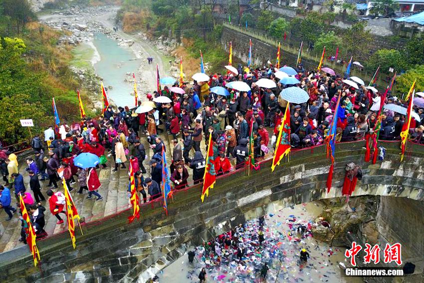 ?? ??, ‘????’ ???? 10?? ? ??? ? ??