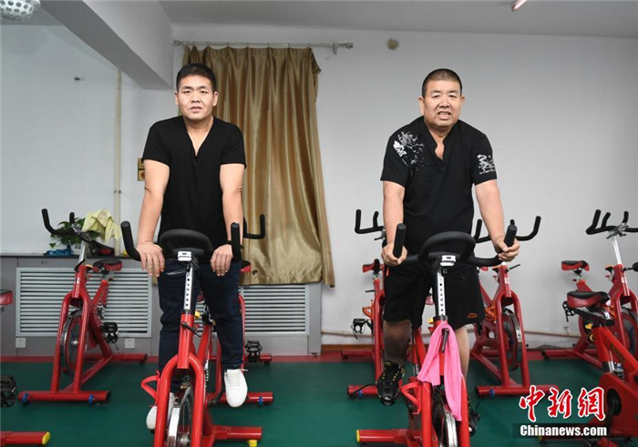 ?? 父子 ?? ?? 350kg! 10?? ???? ? 150kg ??