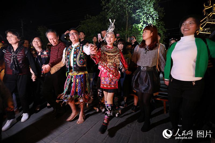 ?? ??: ??? ?? ?? ??(侗族)? ‘??????’