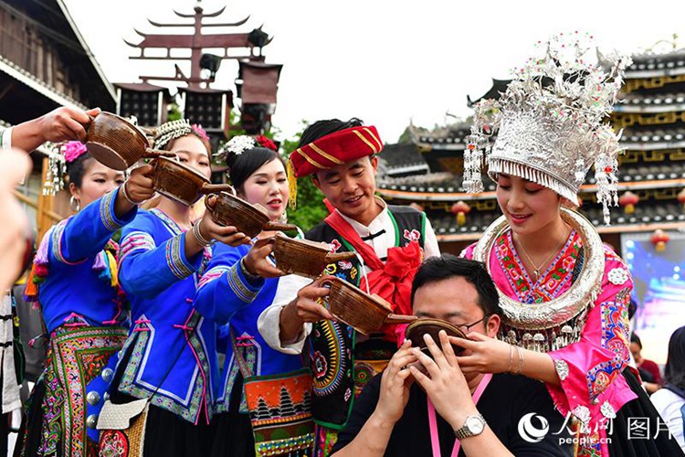 ?? ??: ??? ?? ?? ??(侗族)? ‘??????’