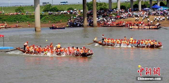 6? 14?, ??(龍舟)?? ??(江西, ??)? ??(南昌, ??)? ??(新建)? ??(松湖)? ??(錦江)??? ?? ??? ?? ??(端午, ??)? ???? ??. [??: ??(陳斌)]