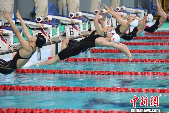 中 ????? ???? ???, ‘????’ ????? 女 ?? 100m ??