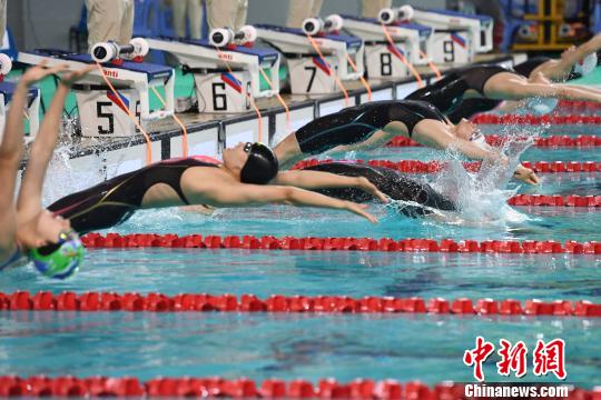 中 ????? ???? ???, ‘????’ ????? 女 ?? 100m ??