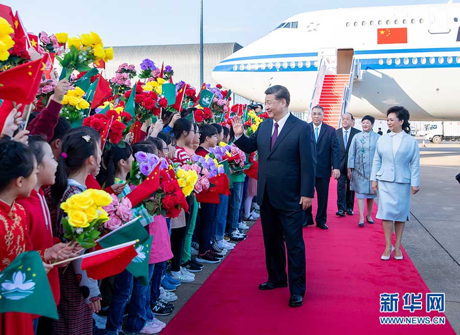 ??? ??? ????(彭麗媛) ??? ??? ?? ?? ???? ??? ?? ??. [?? ??: ???]