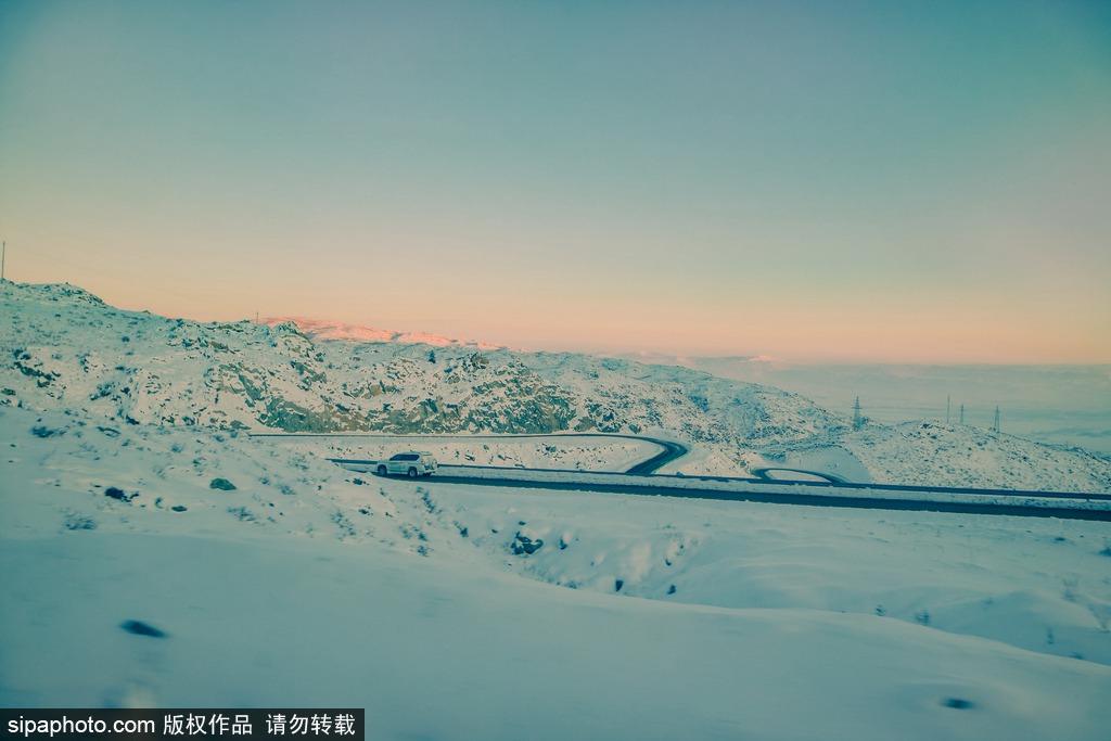 [1? 4? ??/?? ??: Sipaphoto]