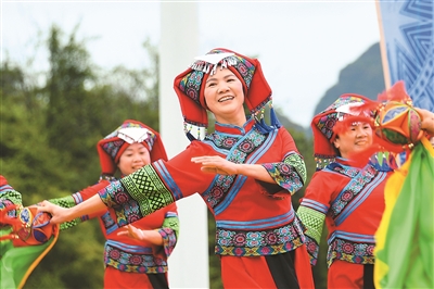 ??(河池)? ??(羅城) ????(仫佬族, ???) ??? ??(成龍)? ???? ?? ??? ?? ???? ?? ?? ?? ??. [?? ??: ????/??: ????(廖光福)]