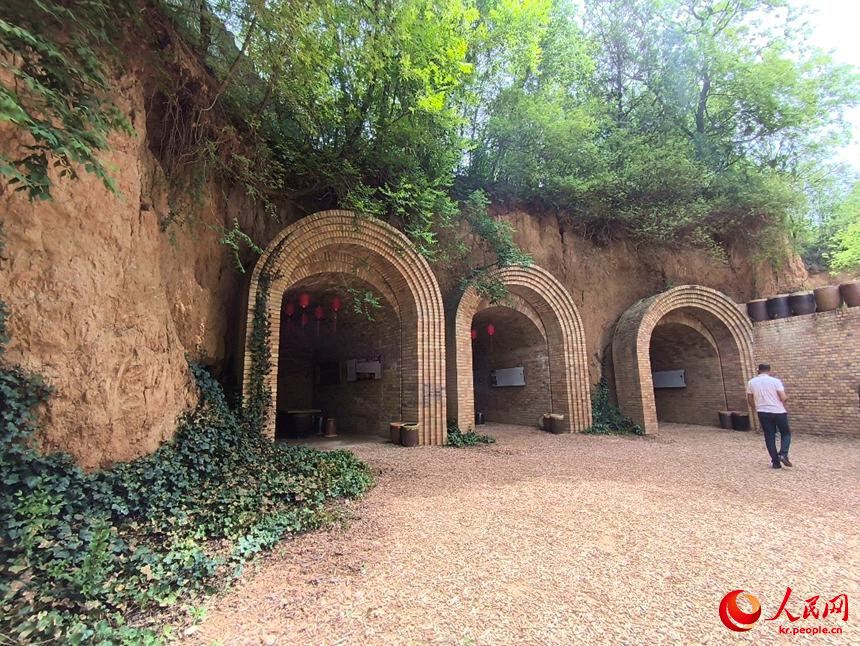 ??????? ???? ???(窯洞, ??: ???)? ??? ?? ??? ???