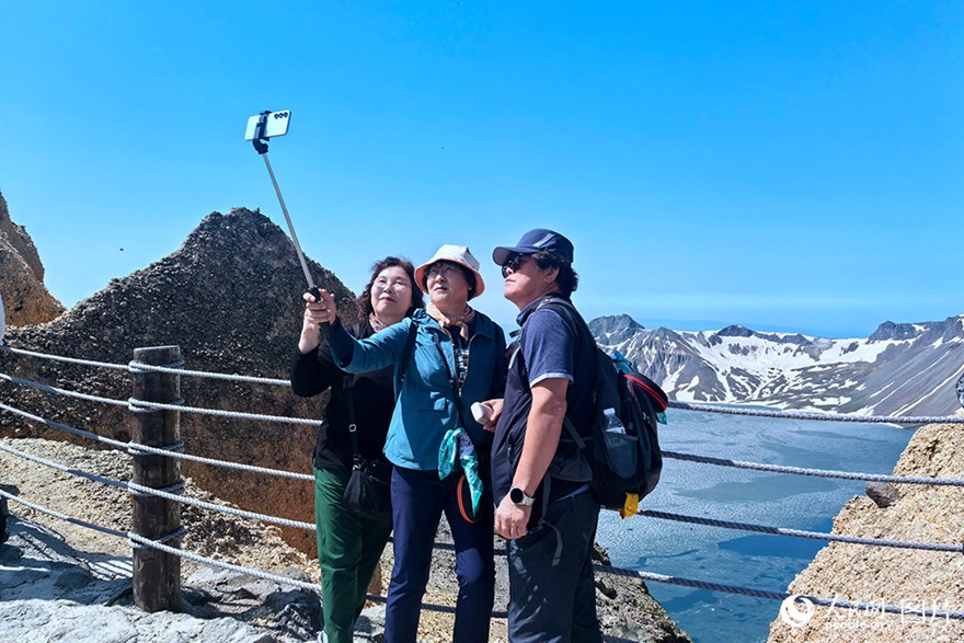 ?? ????? ??(吉林)? ???(長白)? ??(天池, ??) ???? ??? ?? ??. [6? 14? ??/?? ??: ???]